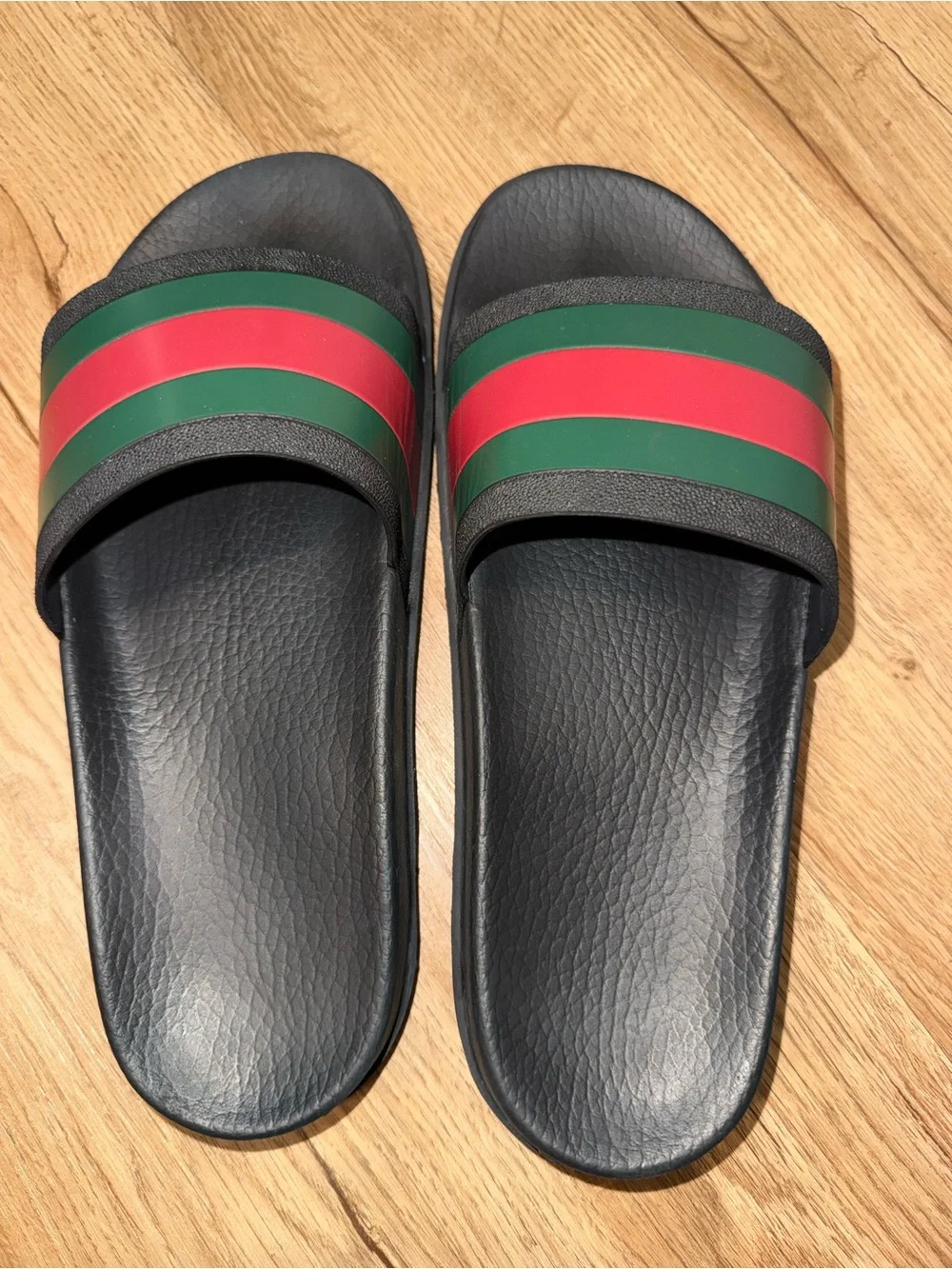 Gucci Black Sandals with Green and Red Stripes